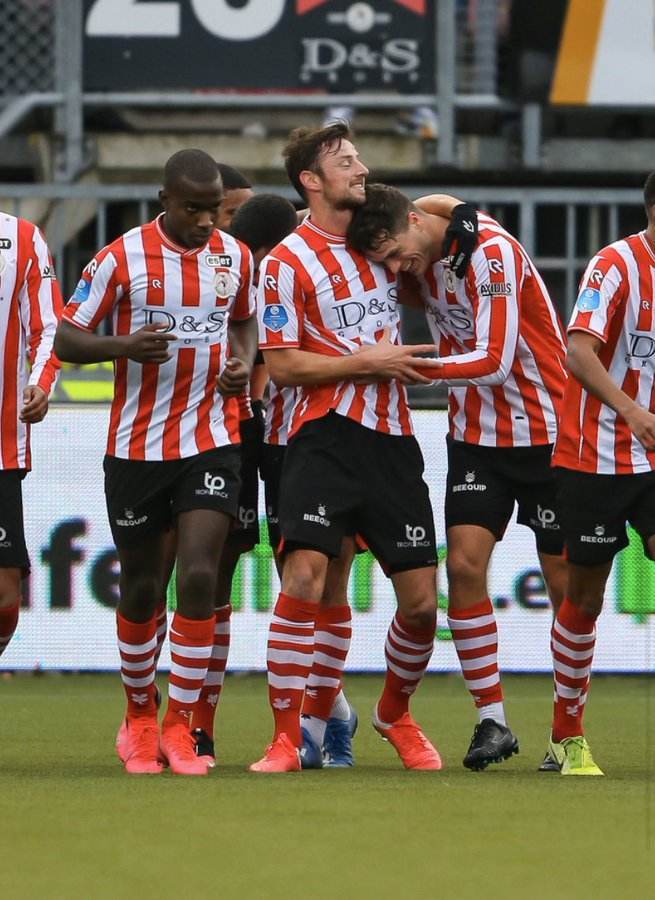 员的表现都 员的表现都