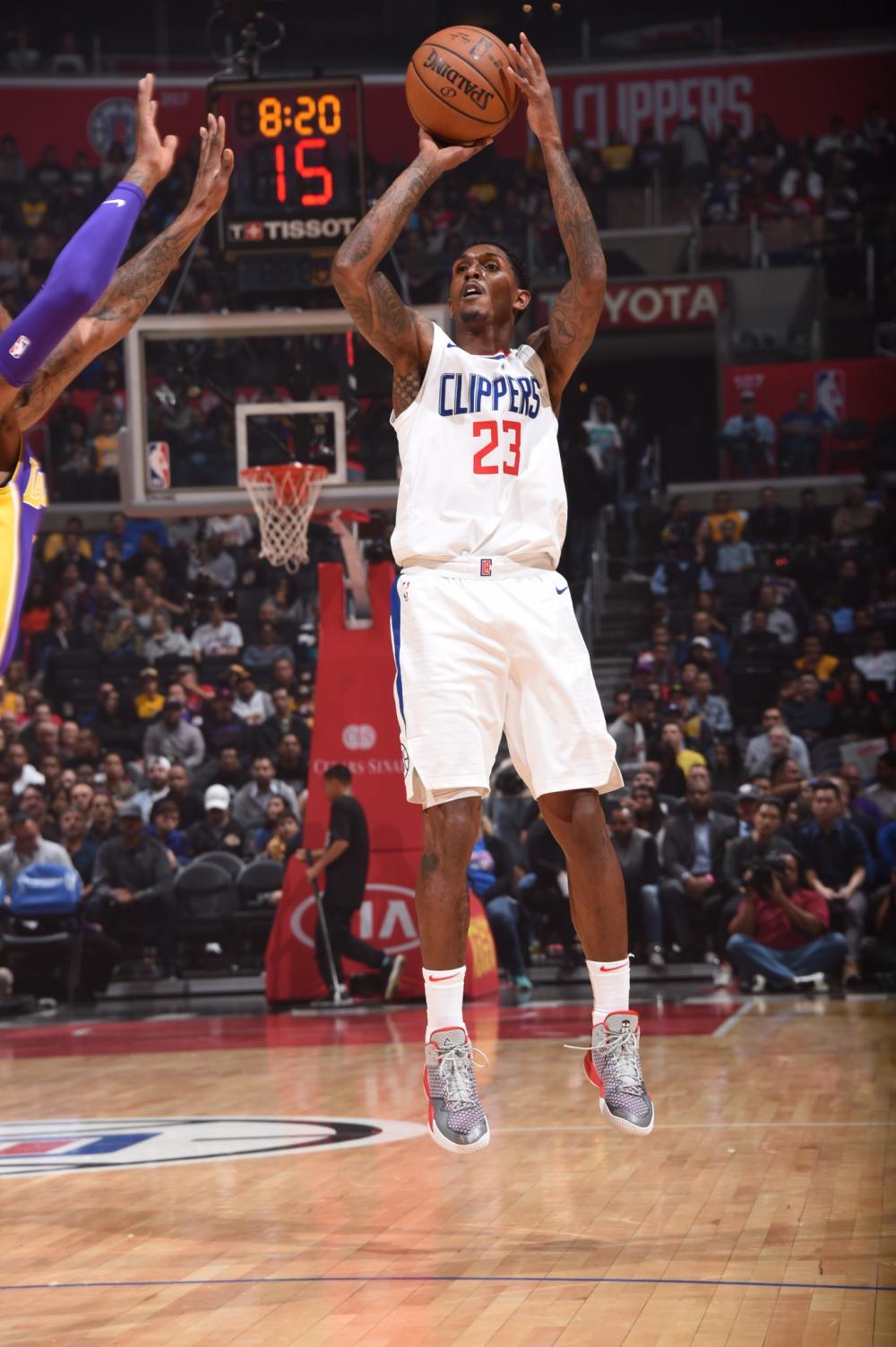 使得他成为 使得他成为