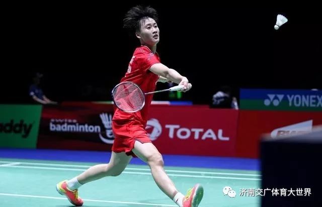 同一张桌前 同一张桌前